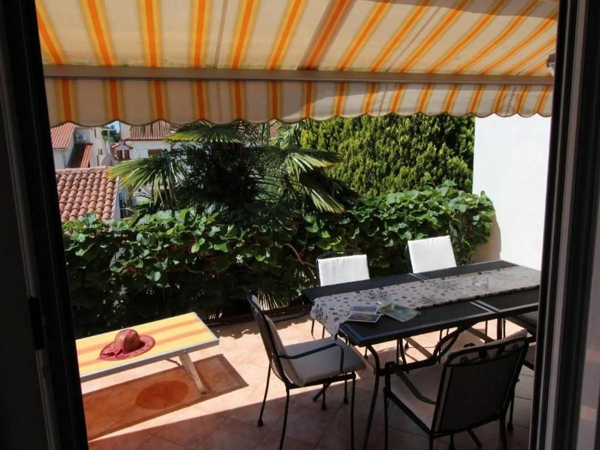 Apartments Frane Rovigno 0*,