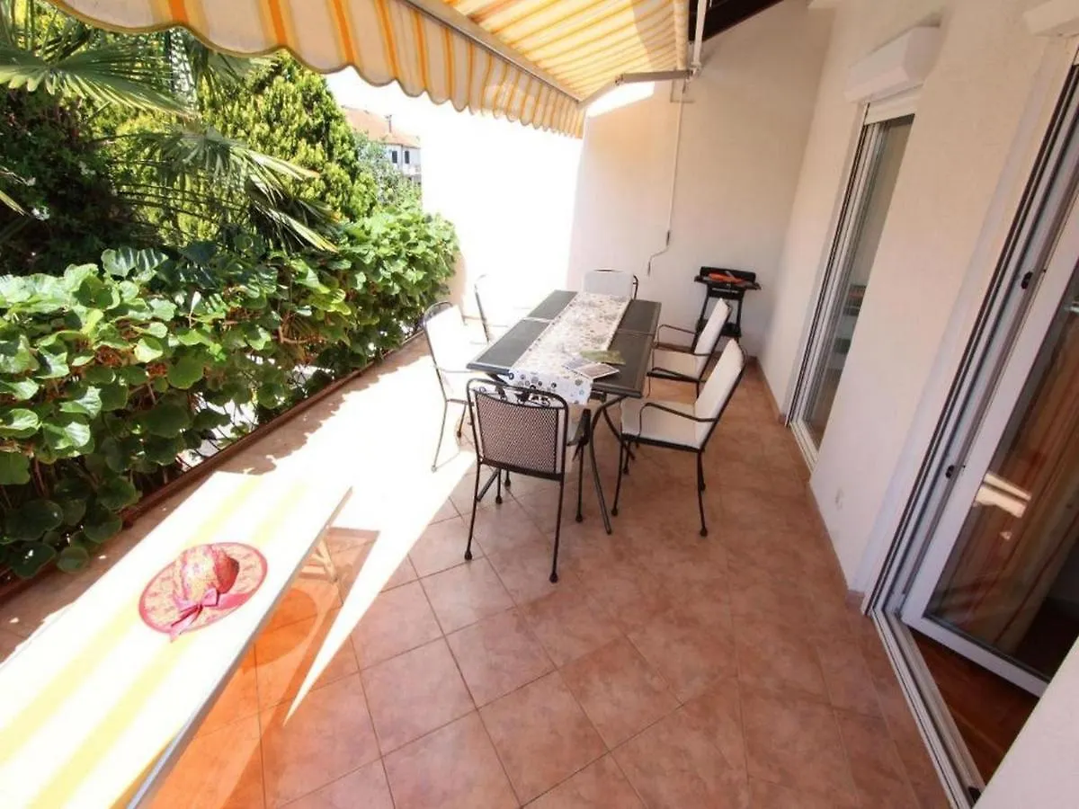 Apartments Frane Rovigno 0*,